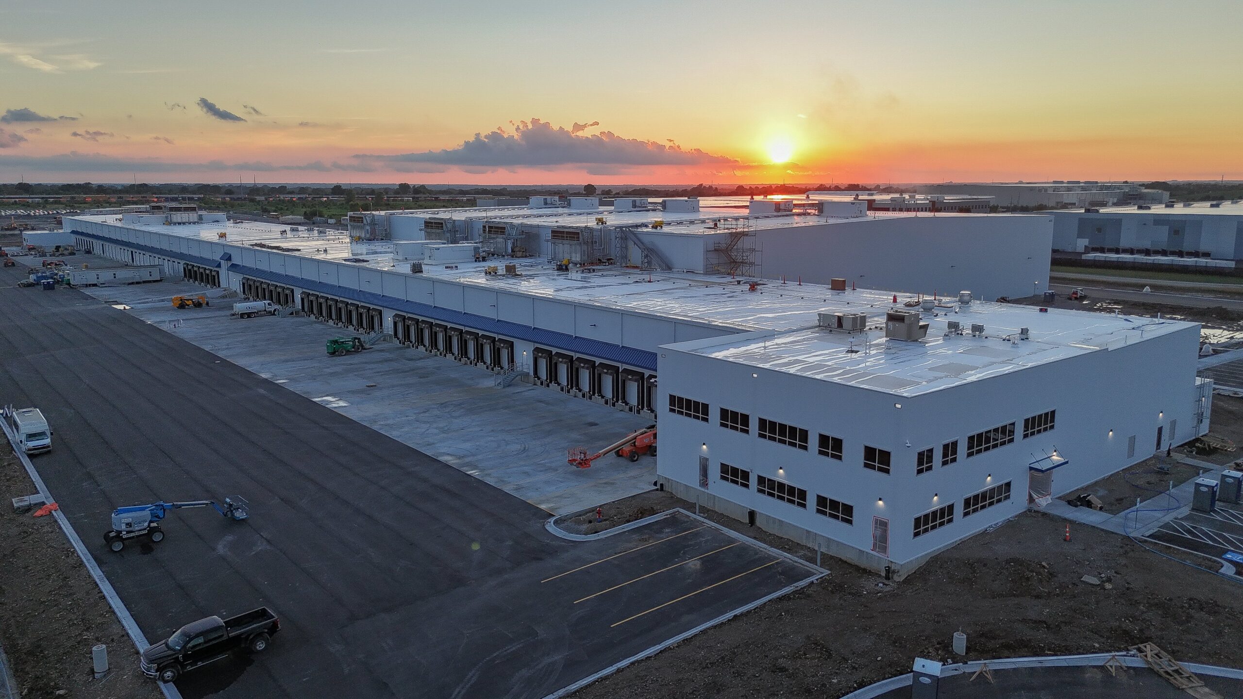 Americold Debuts $100M Kansas City Facility in Partnership With CPKC ...